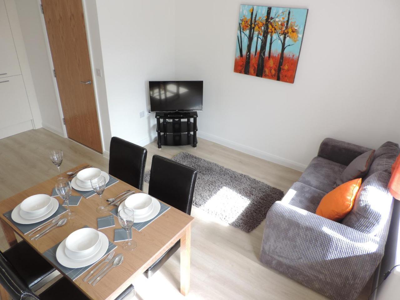 Park House - City Centre Apartment Peterborough Eksteriør billede